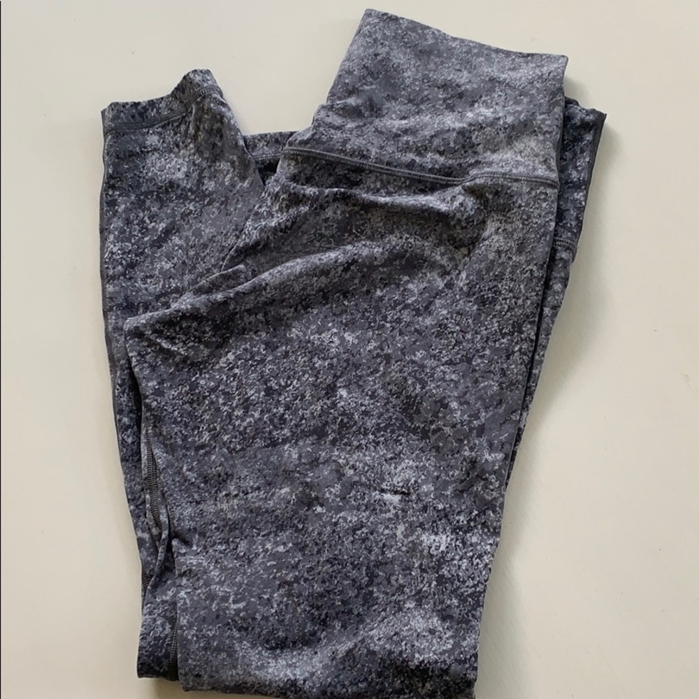 Size 12 lulu lemon leggings.